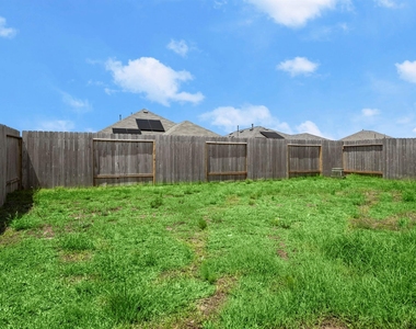 843 Deerhurst - Photo Thumbnail 20
