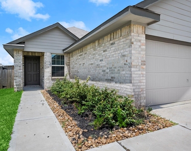 843 Deerhurst - Photo Thumbnail 3