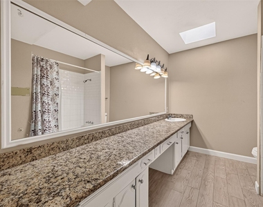 408 N Post Oak Lane - Photo Thumbnail 28