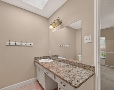 408 N Post Oak Lane - Photo Thumbnail 21