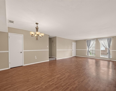 408 N Post Oak Lane - Photo Thumbnail 5