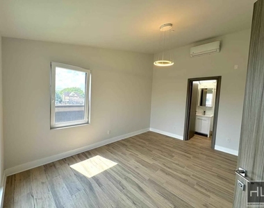 2478 East 11th Street - Photo Thumbnail 6