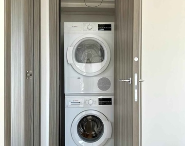 2478 East 11th Street - Photo Thumbnail 12