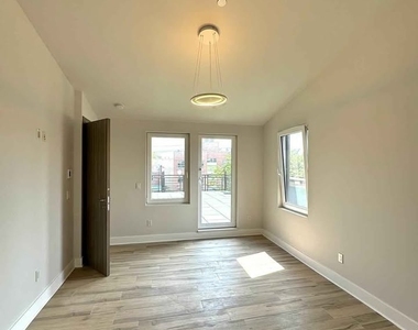 2478 East 11th Street - Photo Thumbnail 8