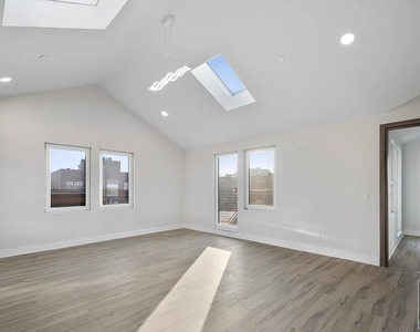 2478 East 11th Street - Photo Thumbnail 4