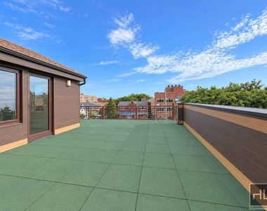 2478 East 11th Street - Photo Thumbnail 11