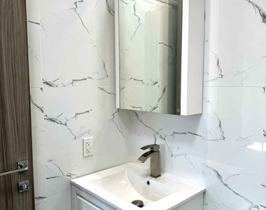 2478 East 11th Street - Photo Thumbnail 13