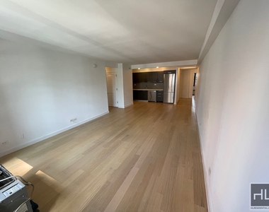 East 39th Street - Photo Thumbnail 22