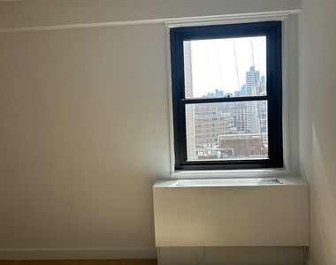 East 39th Street - Photo Thumbnail 29