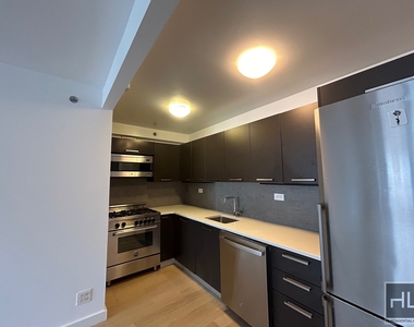 East 39th Street - Photo Thumbnail 15