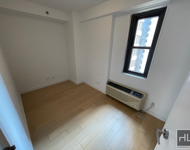 East 39th Street - Photo Thumbnail 24