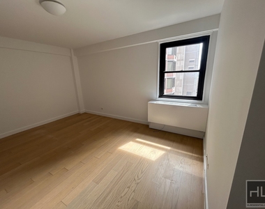 East 39th Street - Photo Thumbnail 6