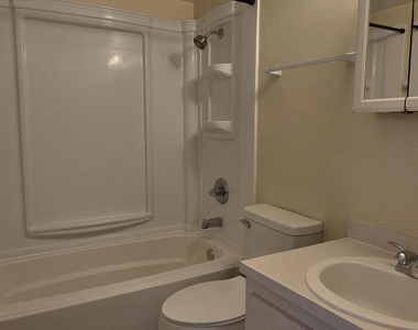 166 Ulster Court - Photo Thumbnail 7