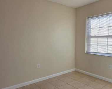 166 Ulster Court - Photo Thumbnail 6