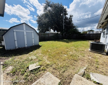 481 Orange Avenue - Photo Thumbnail 17