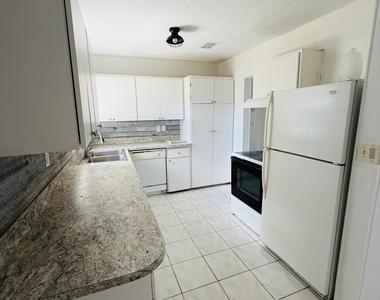 481 Orange Avenue - Photo Thumbnail 4