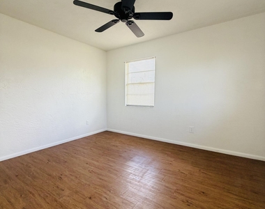 481 Orange Avenue - Photo Thumbnail 9