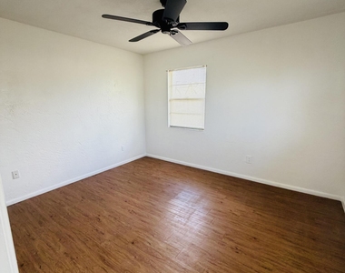 481 Orange Avenue - Photo Thumbnail 10