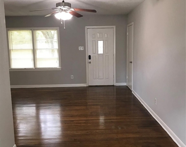 2702 N Camp Circle - Photo Thumbnail 1