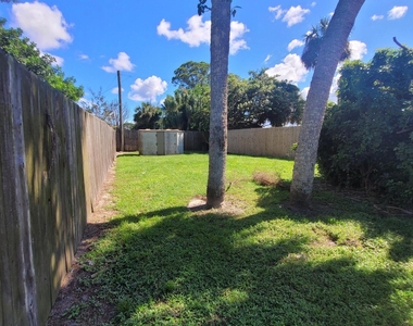 413 Del Monte Road - Photo Thumbnail 9