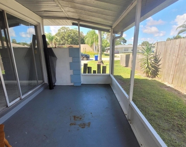 413 Del Monte Road - Photo Thumbnail 7