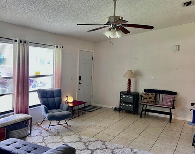 1309 Sagbloom Street Se - Photo Thumbnail 11