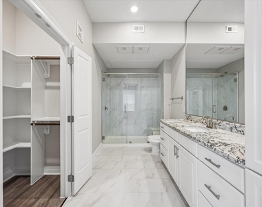 2111 Austin Street - Photo Thumbnail 6