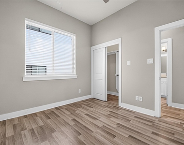 6744 Del Rio St - Photo Thumbnail 15