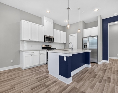 6744 Del Rio St - Photo Thumbnail 7