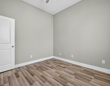 6744 Del Rio St - Photo Thumbnail 17