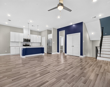 6744 Del Rio St - Photo Thumbnail 4