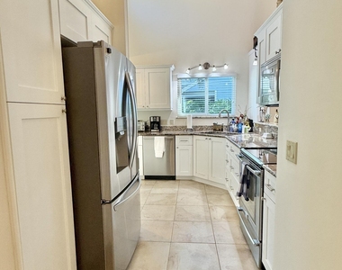 9715 N Marina Drive - Photo Thumbnail 11