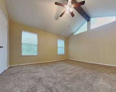 11 Brentwood Oaks Court - Photo Thumbnail 12