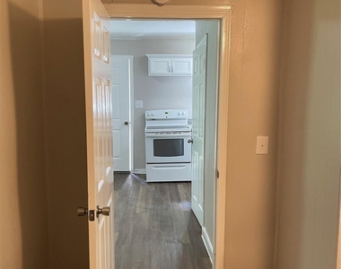 2321 Franklin Street - Photo Thumbnail 7