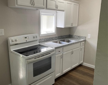 2321 Franklin Street - Photo Thumbnail 1