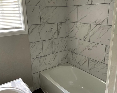 2321 Franklin Street - Photo Thumbnail 4