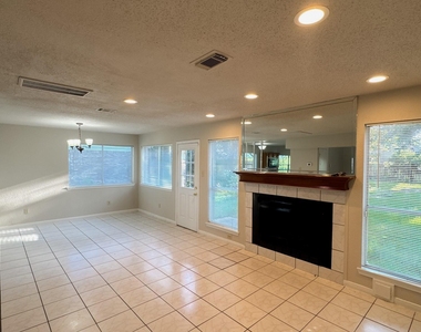2919 Great Lakes Avenue - Photo Thumbnail 2