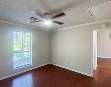 2919 Great Lakes Avenue - Photo Thumbnail 12