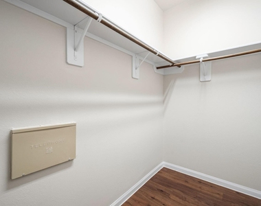11246 Glenforest Drive - Photo Thumbnail 15
