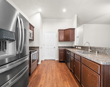 11246 Glenforest Drive - Photo Thumbnail 9
