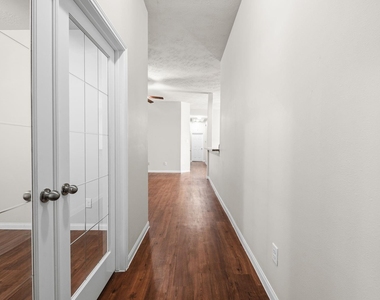 11246 Glenforest Drive - Photo Thumbnail 4