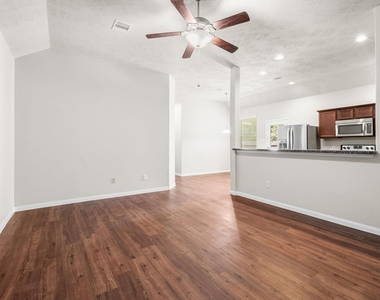 11246 Glenforest Drive - Photo Thumbnail 6