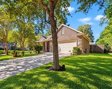 11246 Glenforest Drive - Photo Thumbnail 2