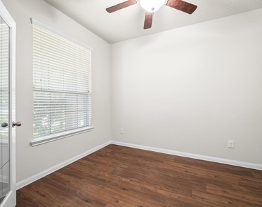 11246 Glenforest Drive - Photo Thumbnail 5
