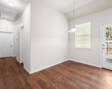 11246 Glenforest Drive - Photo Thumbnail 11