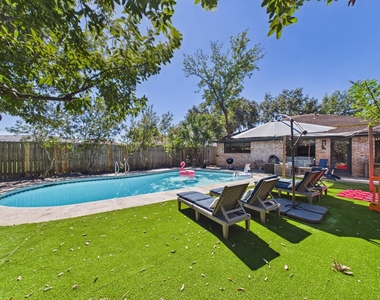 5702 Hoover Street - Photo Thumbnail 17