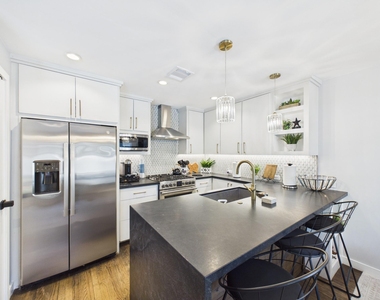 5702 Hoover Street - Photo Thumbnail 12