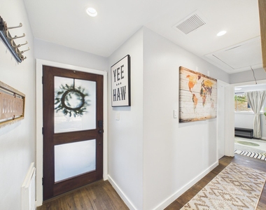 5702 Hoover Street - Photo Thumbnail 3