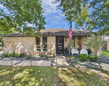 5702 Hoover Street - Photo Thumbnail 46