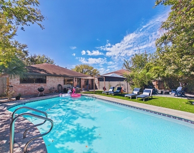 5702 Hoover Street - Photo Thumbnail 20